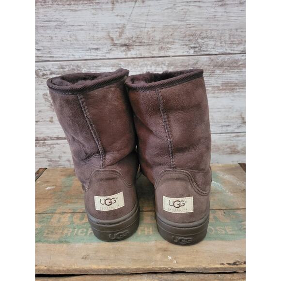 UGG Women's Short II Classic Brown Boots Size 6 - Picture 4 of 7